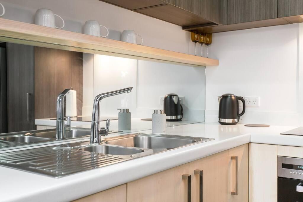 Convenient Urban Townhouse 2 Carparks Available Apartment Christchurch Exterior foto